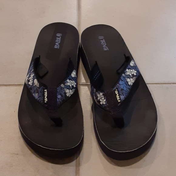 Teva Shoes - Teva platform sandals
